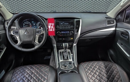 Mitsubishi Pajero Sport III рестайлинг, 2019 год, 3 200 000 рублей, 12 фотография