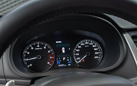 Mitsubishi Pajero Sport III рестайлинг, 2019 год, 3 200 000 рублей, 26 фотография