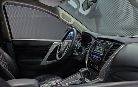Mitsubishi Pajero Sport III рестайлинг, 2019 год, 3 200 000 рублей, 27 фотография
