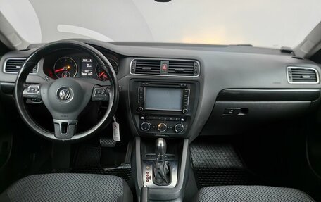 Volkswagen Jetta VI, 2013 год, 939 000 рублей, 12 фотография