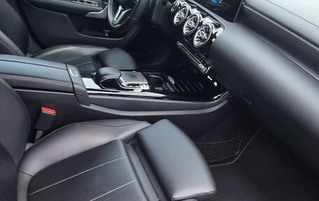 Mercedes-Benz CLA, 2019 год, 2 700 000 рублей, 6 фотография