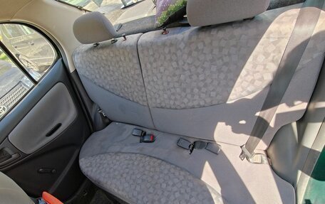 Toyota Echo, 2001 год, 250 000 рублей, 16 фотография