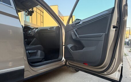 Volkswagen Tiguan II, 2018 год, 2 599 000 рублей, 6 фотография
