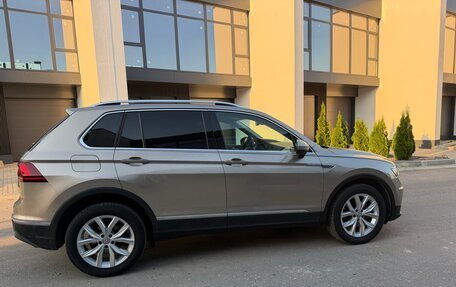 Volkswagen Tiguan II, 2018 год, 2 599 000 рублей, 5 фотография