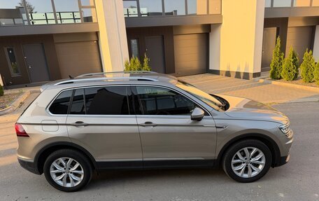 Volkswagen Tiguan II, 2018 год, 2 599 000 рублей, 9 фотография
