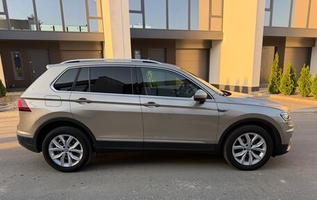 Volkswagen Tiguan II, 2018 год, 2 599 000 рублей, 16 фотография