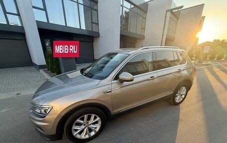 Volkswagen Tiguan II, 2018 год, 2 599 000 рублей, 12 фотография