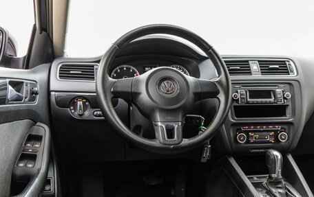 Volkswagen Jetta VI, 2012 год, 993 000 рублей, 15 фотография