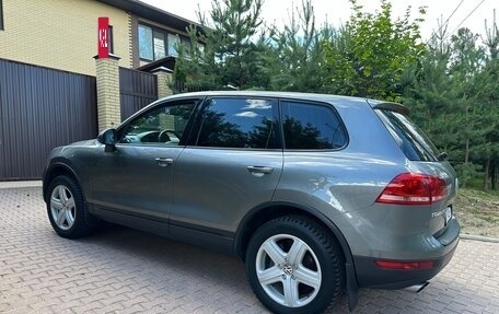 Volkswagen Touareg III, 2011 год, 1 750 000 рублей, 8 фотография