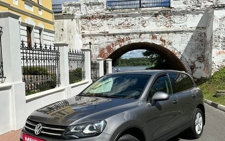 Volkswagen Touareg III, 2011 год, 1 750 000 рублей, 2 фотография