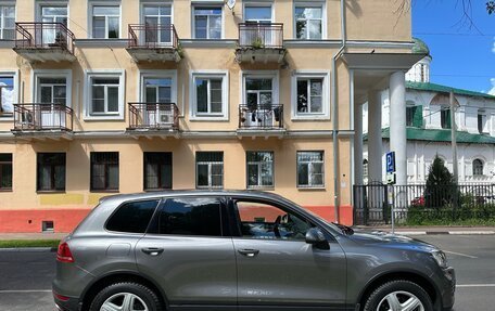 Volkswagen Touareg III, 2011 год, 1 750 000 рублей, 33 фотография