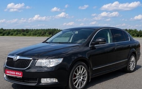 Skoda Superb III рестайлинг, 2010 год, 700 000 рублей, 1 фотография