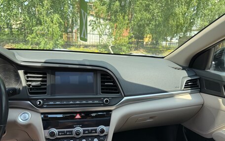 Hyundai Elantra VI рестайлинг, 2019 год, 1 650 000 рублей, 12 фотография