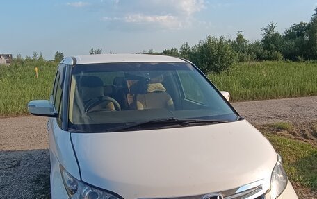 Honda Elysion I, 2005 год, 1 350 000 рублей, 2 фотография
