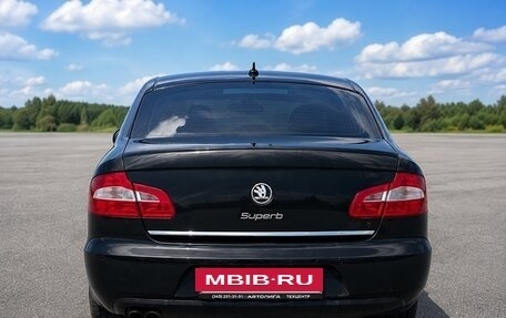 Skoda Superb III рестайлинг, 2010 год, 700 000 рублей, 4 фотография