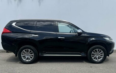 Mitsubishi Pajero Sport III рестайлинг, 2017 год, 2 700 000 рублей, 4 фотография