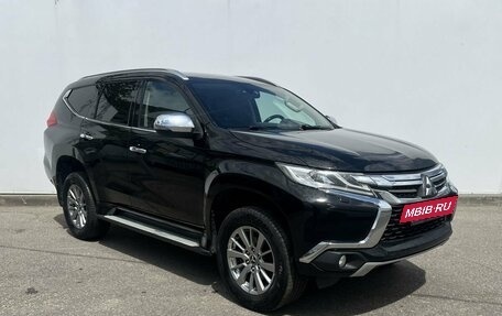 Mitsubishi Pajero Sport III рестайлинг, 2017 год, 2 700 000 рублей, 3 фотография
