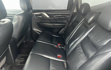 Mitsubishi Pajero Sport III рестайлинг, 2017 год, 2 700 000 рублей, 25 фотография