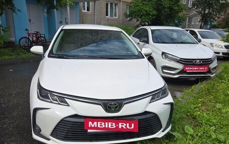 Toyota Corolla, 2022 год, 2 000 000 рублей, 9 фотография