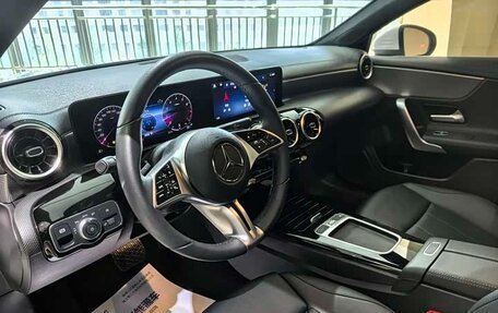 Mercedes-Benz A-Класс, 2023 год, 1 626 000 рублей, 5 фотография