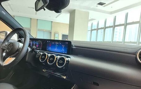 Mercedes-Benz A-Класс, 2023 год, 1 626 000 рублей, 10 фотография