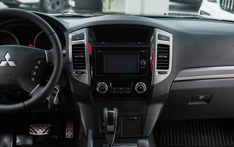 Mitsubishi Pajero IV, 2018 год, 2 900 000 рублей, 13 фотография
