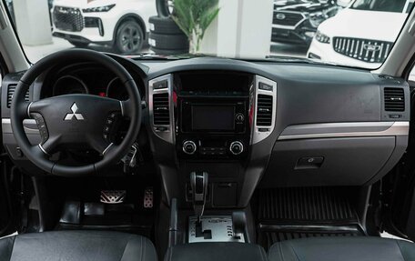 Mitsubishi Pajero IV, 2018 год, 2 900 000 рублей, 12 фотография