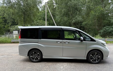 Honda Stepwgn IV, 2016 год, 1 850 000 рублей, 4 фотография