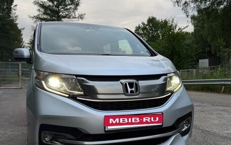 Honda Stepwgn IV, 2016 год, 1 850 000 рублей, 9 фотография