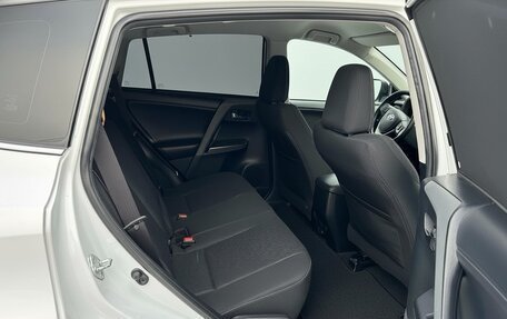 Toyota RAV4, 2018 год, 2 200 000 рублей, 7 фотография