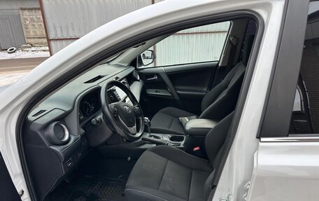 Toyota RAV4, 2018 год, 2 200 000 рублей, 10 фотография