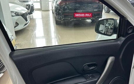 Renault Logan II, 2019 год, 590 000 рублей, 15 фотография