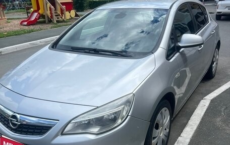 Opel Astra J, 2011 год, 549 999 рублей, 1 фотография