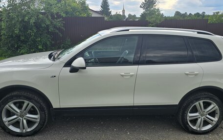 Volkswagen Touareg III, 2011 год, 2 400 000 рублей, 3 фотография