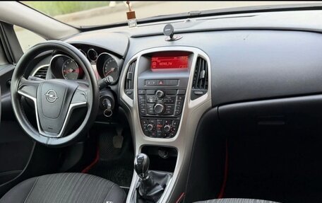 Opel Astra J, 2011 год, 549 999 рублей, 5 фотография