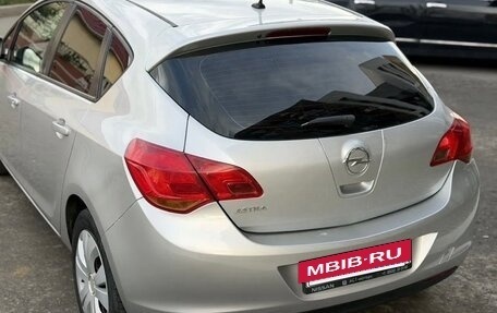 Opel Astra J, 2011 год, 549 999 рублей, 4 фотография