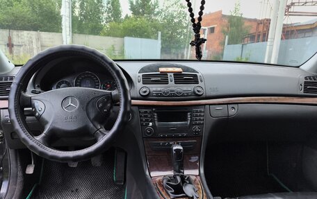 Mercedes-Benz E-Класс, 2002 год, 350 000 рублей, 6 фотография