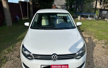 Volkswagen Polo VI (EU Market), 2011 год, 650 000 рублей, 2 фотография