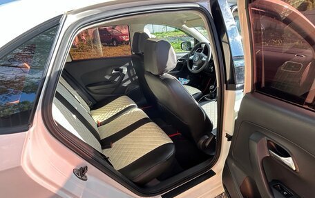 Volkswagen Polo VI (EU Market), 2011 год, 650 000 рублей, 13 фотография
