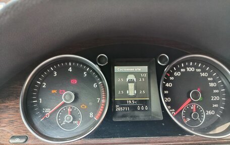 Volkswagen Passat B7, 2012 год, 1 050 000 рублей, 13 фотография