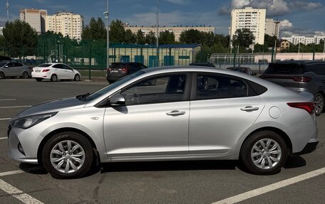 Hyundai Solaris II рестайлинг, 2021 год, 1 330 000 рублей, 2 фотография
