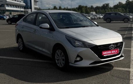 Hyundai Solaris II рестайлинг, 2021 год, 1 330 000 рублей, 4 фотография