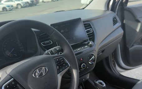 Hyundai Solaris II рестайлинг, 2021 год, 1 330 000 рублей, 8 фотография