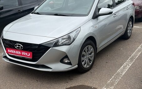 Hyundai Solaris II рестайлинг, 2021 год, 1 330 000 рублей, 7 фотография