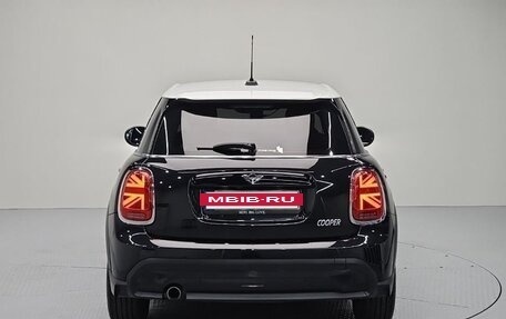MINI Hatch, 2023 год, 1 977 000 рублей, 2 фотография