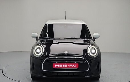 MINI Hatch, 2023 год, 1 977 000 рублей, 3 фотография