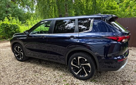 Mitsubishi Outlander, 2022 год, 3 350 000 рублей, 9 фотография