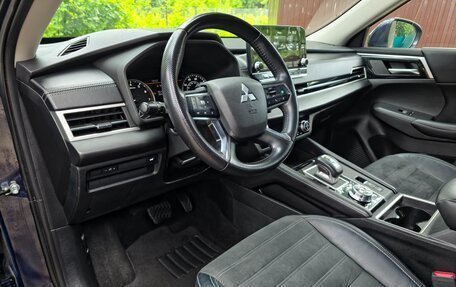Mitsubishi Outlander, 2022 год, 3 350 000 рублей, 15 фотография