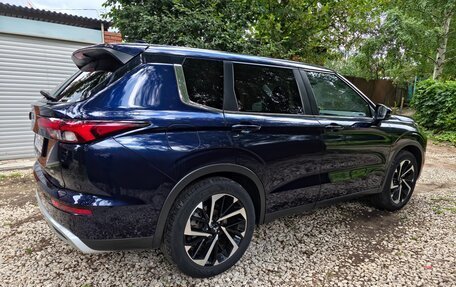 Mitsubishi Outlander, 2022 год, 3 350 000 рублей, 13 фотография