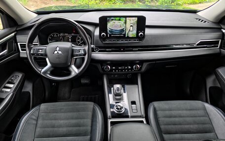 Mitsubishi Outlander, 2022 год, 3 350 000 рублей, 14 фотография